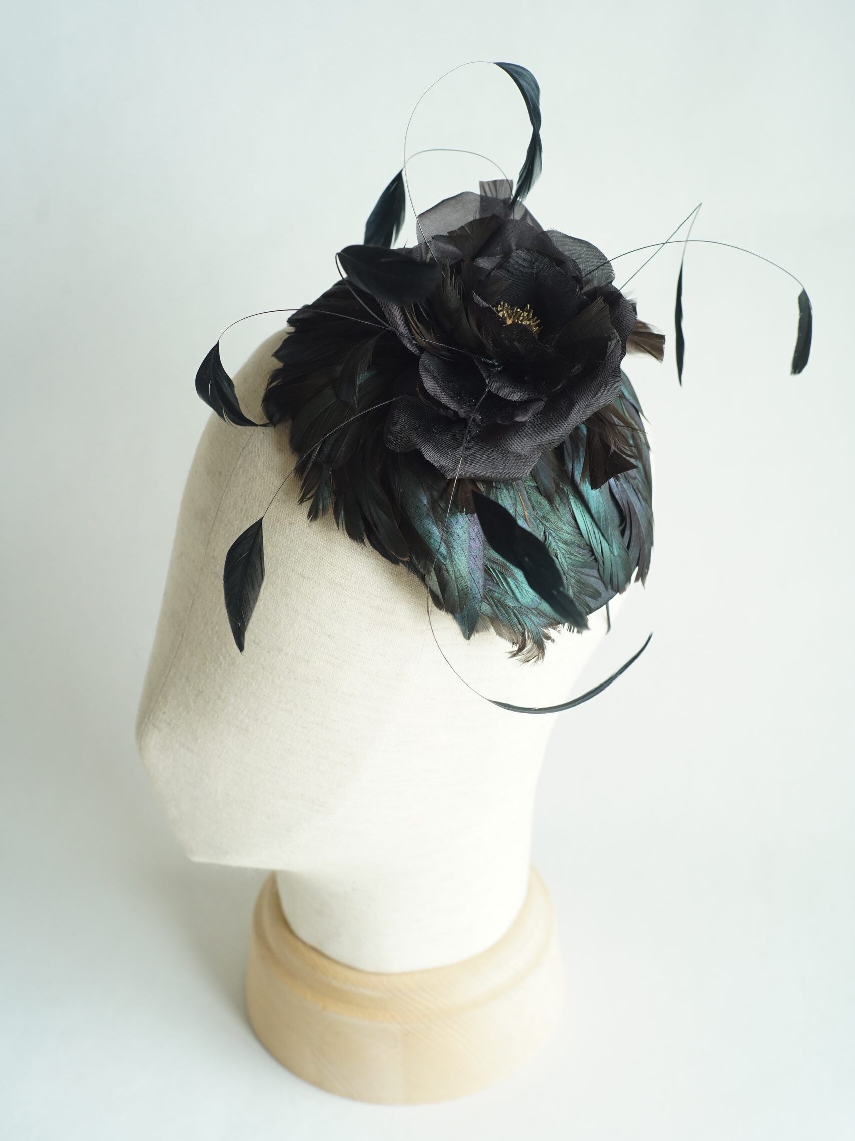 黒い羽根のヘッドドレス